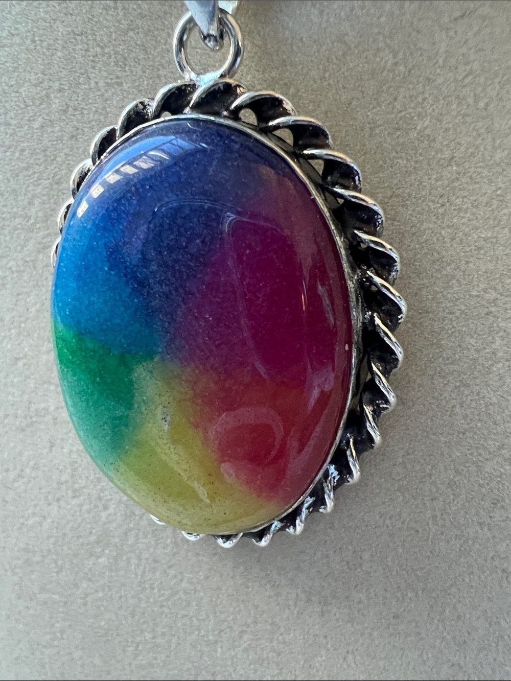 Rainbow Solar Quartz pendant necklace - Picture 4 of 5